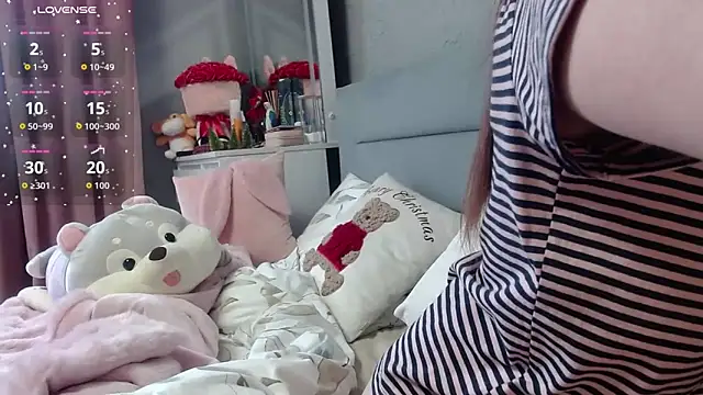 Snapshot of Viktoriiya_bald chatting on December 2025 12:22:01 PM Viktoriiya bald online show from December 2025 12:22:01 PM