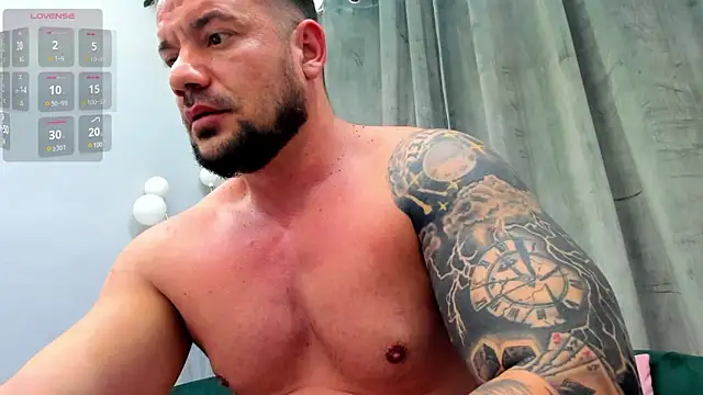 musclemonster31 online show from February 2025 11:48:02 PM