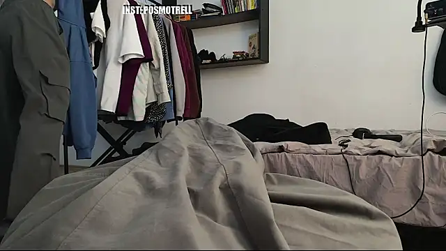 Snapshot of ETHAN_MOORE chatting on April 2026 09:26:01 AM ETHAN MOORE online show from April 2026 09:26:01 AM