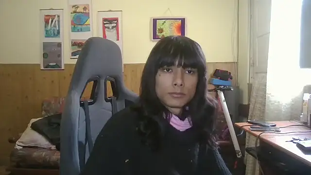 calliemaggotbone online show from November 2025 01:21:02 PM