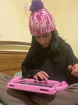 calliemaggotbone online show from January 2026 07:28:02 PM