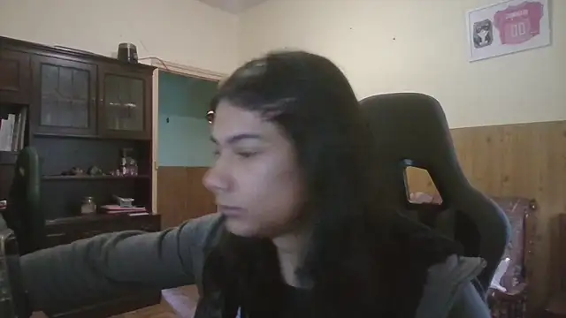 Snapshot of calliemaggotbone chatting on April 2026 05:47:01 PM calliemaggotbone online show from April 2026 05:47:01 PM