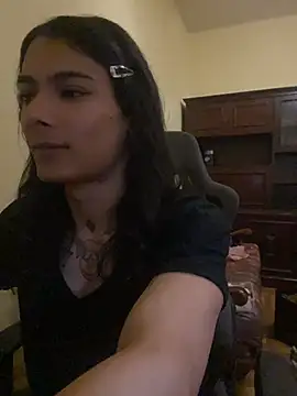 Snapshot of calliemaggotbone chatting on June 2026 06:21:02 PM calliemaggotbone online show from June 2026 06:21:02 PM