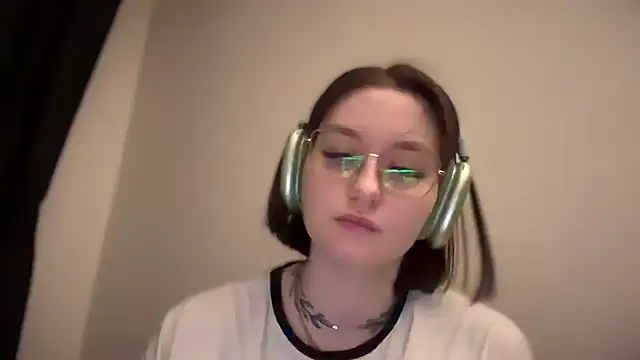 Snapshot of Isabel-Bailey chatting on January 2025 09:14:02 PM Isabel-Bailey online show from January 2025 09:14:02 PM