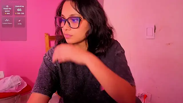 Snapshot of Cuteprincess21 chatting on October 2025 12:22:01 AM Cuteprincess21 online show from October 2025 12:22:01 AM