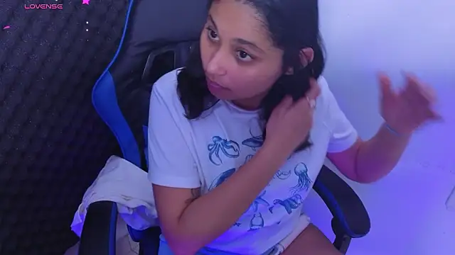 Snapshot of Cuteprincess21 chatting on February 2026 01:45:04 AM Cuteprincess21 online show from February 2026 01:45:04 AM