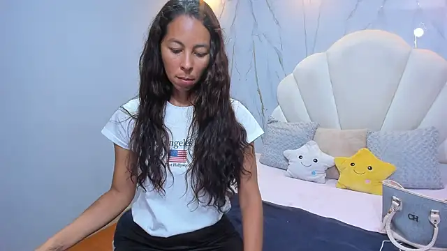 Rosalinda Cortez online show from December 2024 04:04:01 PM