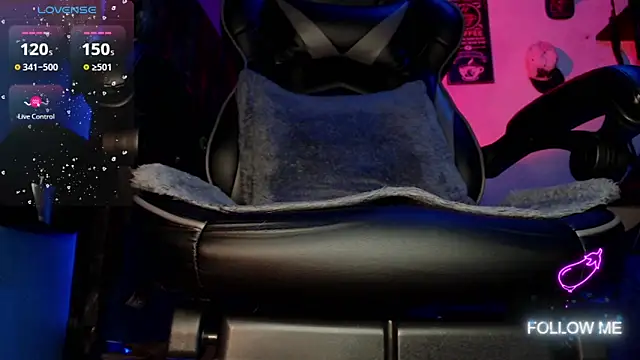 Snapshot of Tom_kio chatting on November 2025 10:18:02 PM Tom kio online show from November 2025 10:18:02 PM