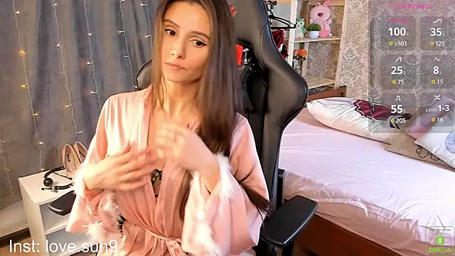 Michel Momsen online show from February 2025 12:05:02 PM