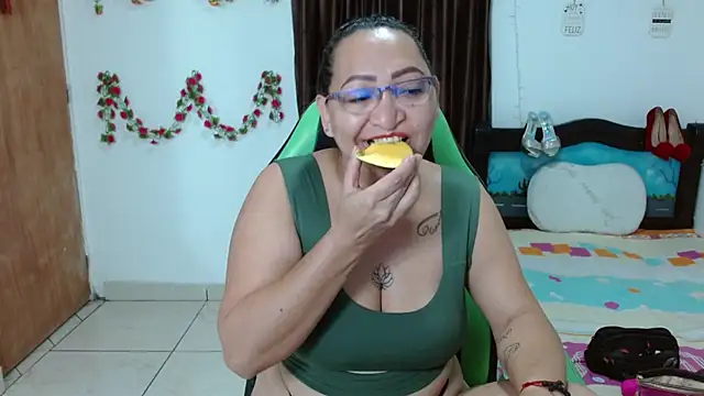 Snapshot of candy_crazy38 chatting on January 2025 09:47:02 PM candy crazy38 online show from January 2025 09:47:02 PM
