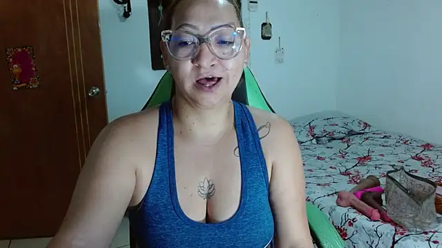 Snapshot of candy_crazy38 chatting on September 2025 08:47:01 AM candy crazy38 online show from September 2025 08:47:01 AM