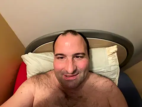 Snapshot of FrankTaylor66 chatting on November 2025 09:14:01 PM FrankTaylor66 online show from November 2025 09:14:01 PM