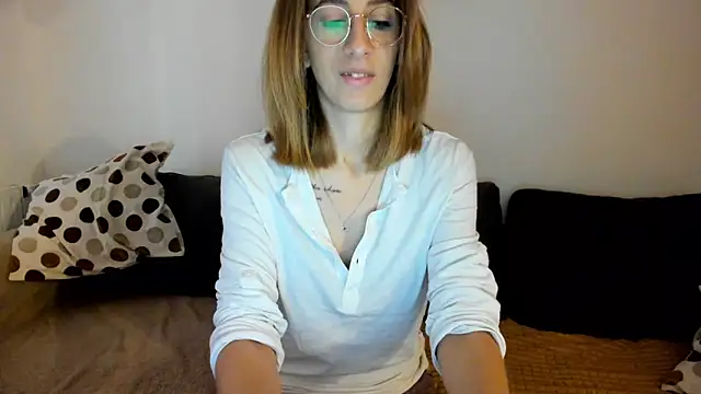 Snapshot of DesireMore90 chatting on December 2024 08:00:01 AM DesireMore90 online show from December 2024 08:00:01 AM