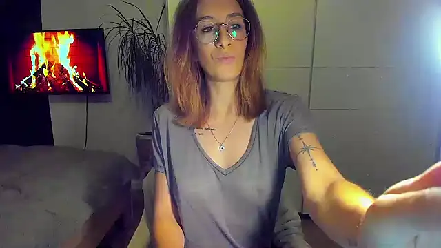 Snapshot of DesireMore90 chatting on January 2025 03:16:02 PM DesireMore90 online show from January 2025 03:16:02 PM