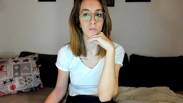 Snapshot of DesireMore90 chatting on February 2025 09:41:02 PM DesireMore90 online show from February 2025 09:41:02 PM