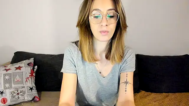 Snapshot of DesireMore90 chatting on February 2025 04:03:01 PM DesireMore90 online show from February 2025 04:03:01 PM