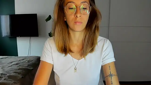 Snapshot of DesireMore90 chatting on September 2025 01:23:01 PM DesireMore90 online show from September 2025 01:23:01 PM