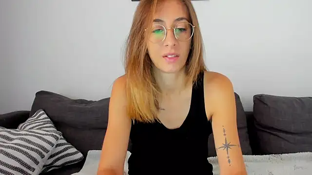 Snapshot of DesireMore90 chatting on September 2025 07:11:02 AM DesireMore90 online show from September 2025 07:11:02 AM