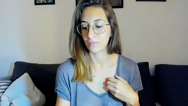 Snapshot of DesireMore90 chatting on October 2025 07:37:01 PM DesireMore90 online show from October 2025 07:37:01 PM