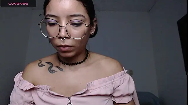 Snapshot of Putaku_San chatting on September 2025 03:50:01 AM Putaku San online show from September 2025 03:50:01 AM