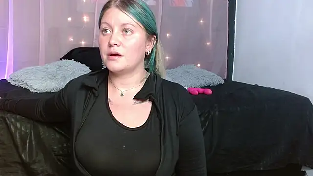 Snapshot of miley_jensen chatting on December 2024 04:52:01 AM miley jensen online show from December 2024 04:52:01 AM