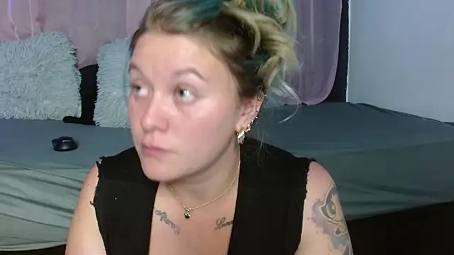 Snapshot of miley_jensen chatting on December 2024 09:11:02 AM miley jensen online show from December 2024 09:11:02 AM