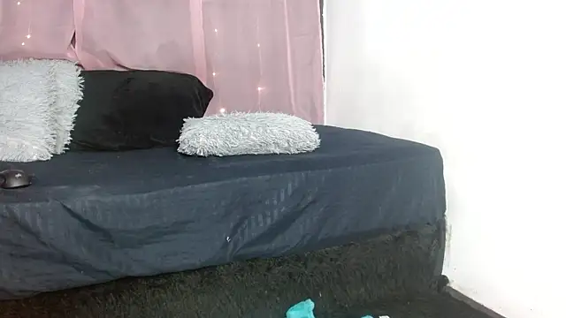 Snapshot of miley_jensen chatting on January 2025 10:40:01 AM miley jensen online show from January 2025 10:40:01 AM