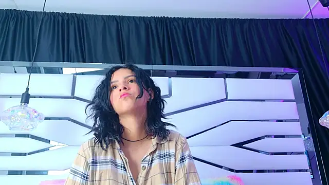 Iris Ross  online show from March 2025 11:23:01 AM