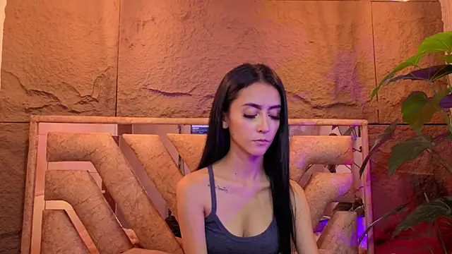 Coralinnee  online show from July 2026 08:11:02 PM
