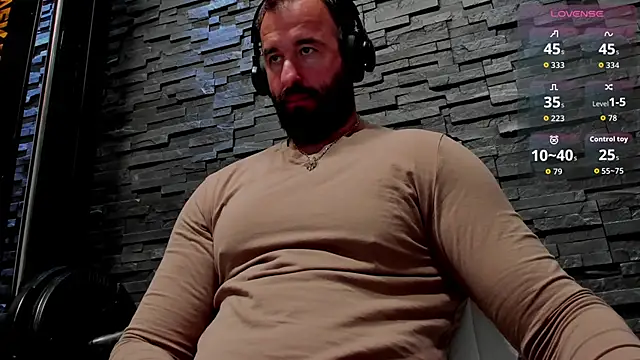 Snapshot of David_Big_Daddy chatting on October 2025 06:37:01 PM David Big Daddy online show from October 2025 06:37:01 PM