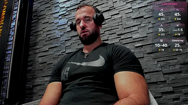 Snapshot of David_Big_Daddy chatting on October 2025 10:41:01 PM David Big Daddy online show from October 2025 10:41:01 PM