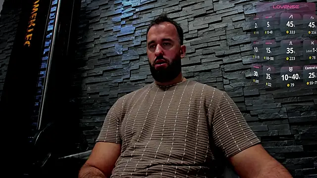 Snapshot of David_Big_Daddy chatting on October 2025 02:01:02 AM David Big Daddy online show from October 2025 02:01:02 AM