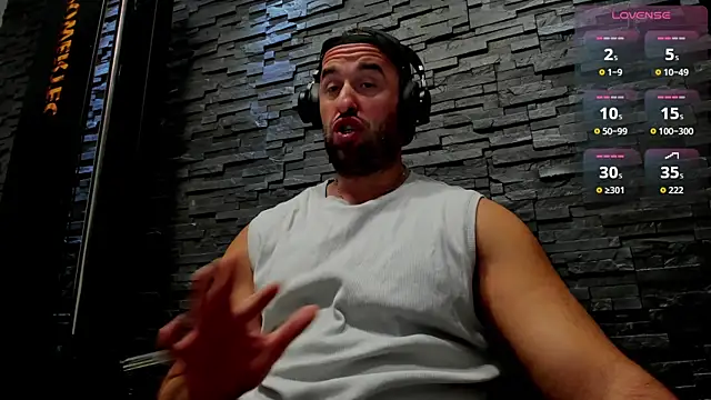 Snapshot of David_Big_Daddy chatting on November 2025 08:21:01 PM David Big Daddy online show from November 2025 08:21:01 PM