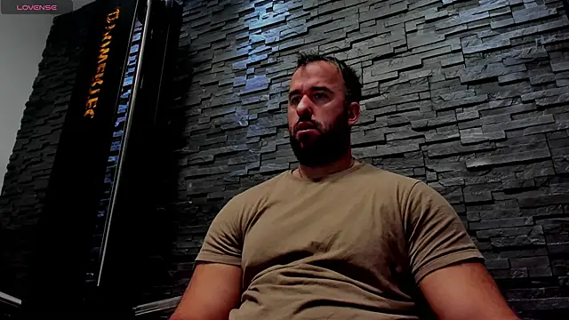 Snapshot of David_Big_Daddy chatting on November 2025 02:01:02 AM David Big Daddy online show from November 2025 02:01:02 AM