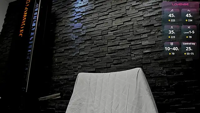 Snapshot of David_Big_Daddy chatting on November 2025 07:35:01 PM David Big Daddy online show from November 2025 07:35:01 PM