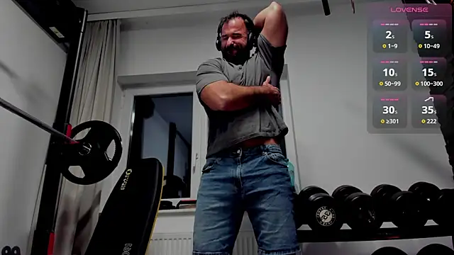 Snapshot of David_Big_Daddy chatting on December 2025 10:37:02 PM David Big Daddy online show from December 2025 10:37:02 PM