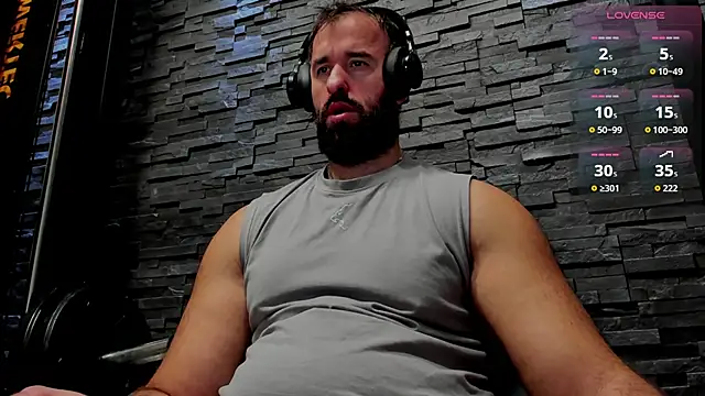 Snapshot of David_Big_Daddy chatting on December 2025 08:06:02 PM David Big Daddy online show from December 2025 08:06:02 PM