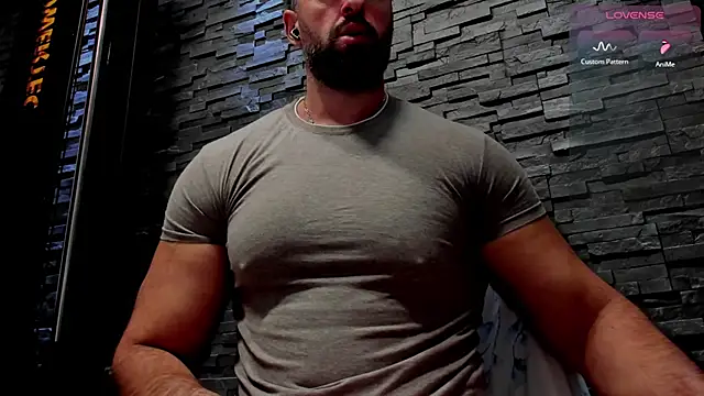 Snapshot of David_Big_Daddy chatting on December 2025 11:43:01 PM David Big Daddy online show from December 2025 11:43:01 PM