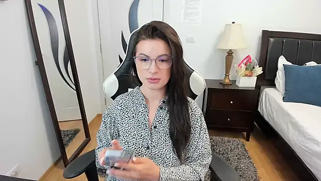 AmyPure  online show from May 2026 04:40:01 AM