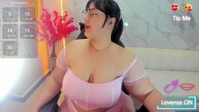 Snapshot of SALMA_G chatting on September 2025 01:56:02 PM SALMA G online show from September 2025 01:56:02 PM