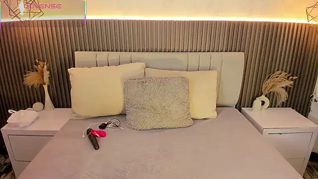 SHANONCLARK online show from October 2025 06:06:02 PM