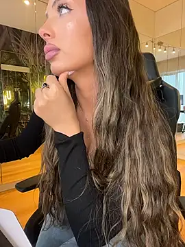 MileySin1111 online show from February 2026 01:48:02 PM