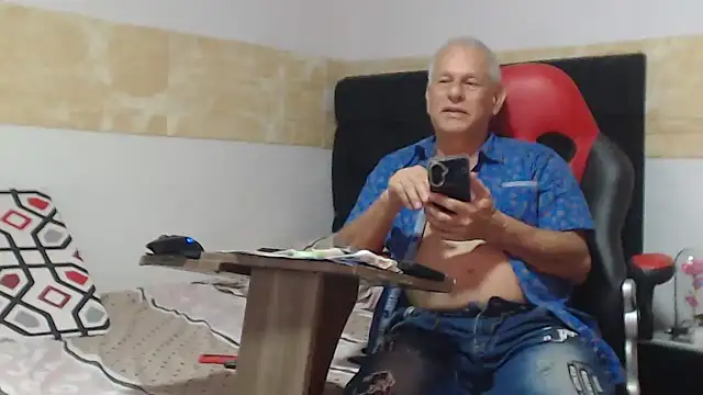 Snapshot of VALENTINO1983_ chatting on October 2025 01:48:02 AM VALENTINO1983 online show from October 2025 01:48:02 AM