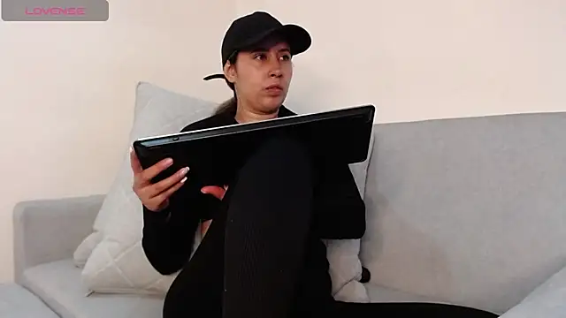 marthina thompsson online show from September 2025 03:55:02 AM