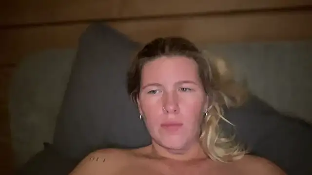 moonamii online show from October 2025 11:46:01 PM