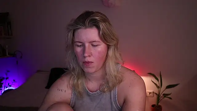 moonamii online show from October 2025 04:29:01 PM