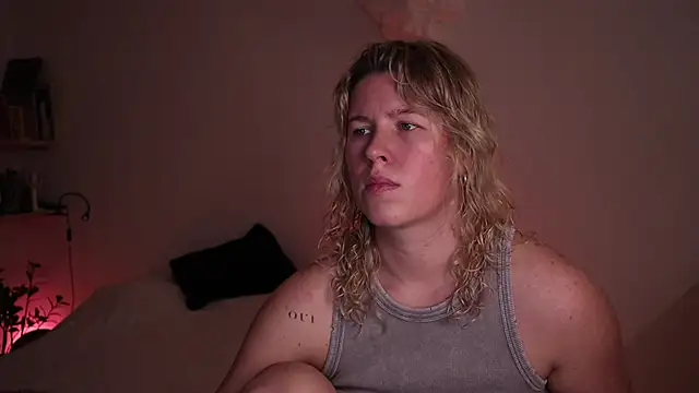 moonamii online show from October 2025 02:35:01 PM