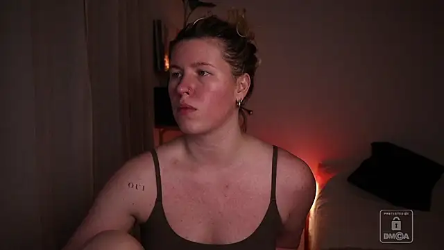 Snapshot of moonamii chatting on February 2026 09:55:02 PM moonamii online show from February 2026 09:55:02 PM