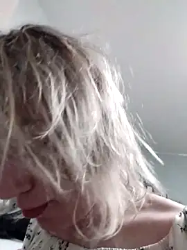 Snapshot of Linda_Gregory chatting on October 2025 10:18:01 PM Linda Gregory online show from October 2025 10:18:01 PM