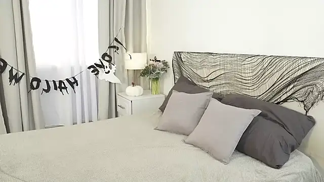 FiaMoor online show from October 2025 10:36:01 AM